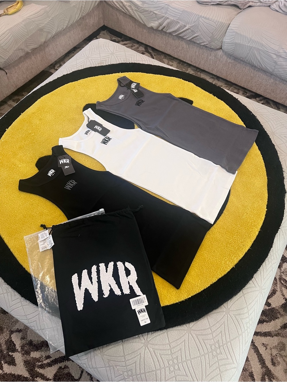 WKR ARMORED TANK 3-PACK - SS4 (SIZE UP)
Color Monochrome
Medium